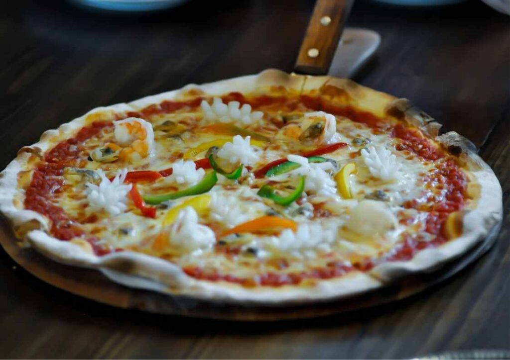 Pizza Pan with Holes vs. No Holes 5 Key Differences