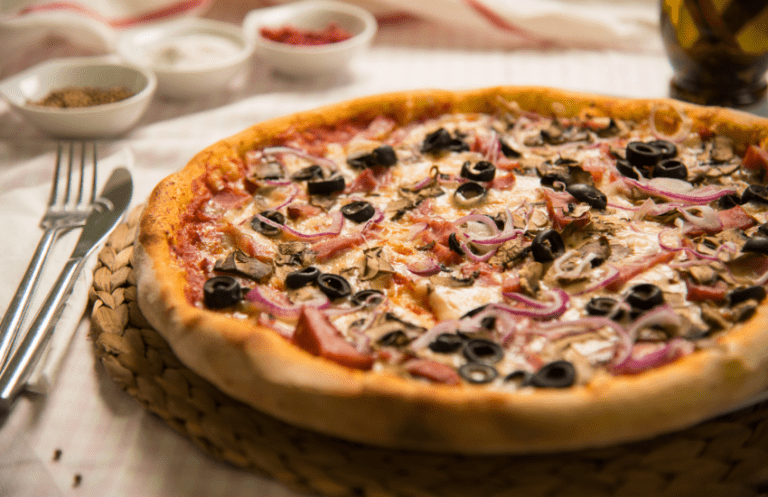 7 Primary and 13 Seasonal PIZZA HUT Crust Types image.